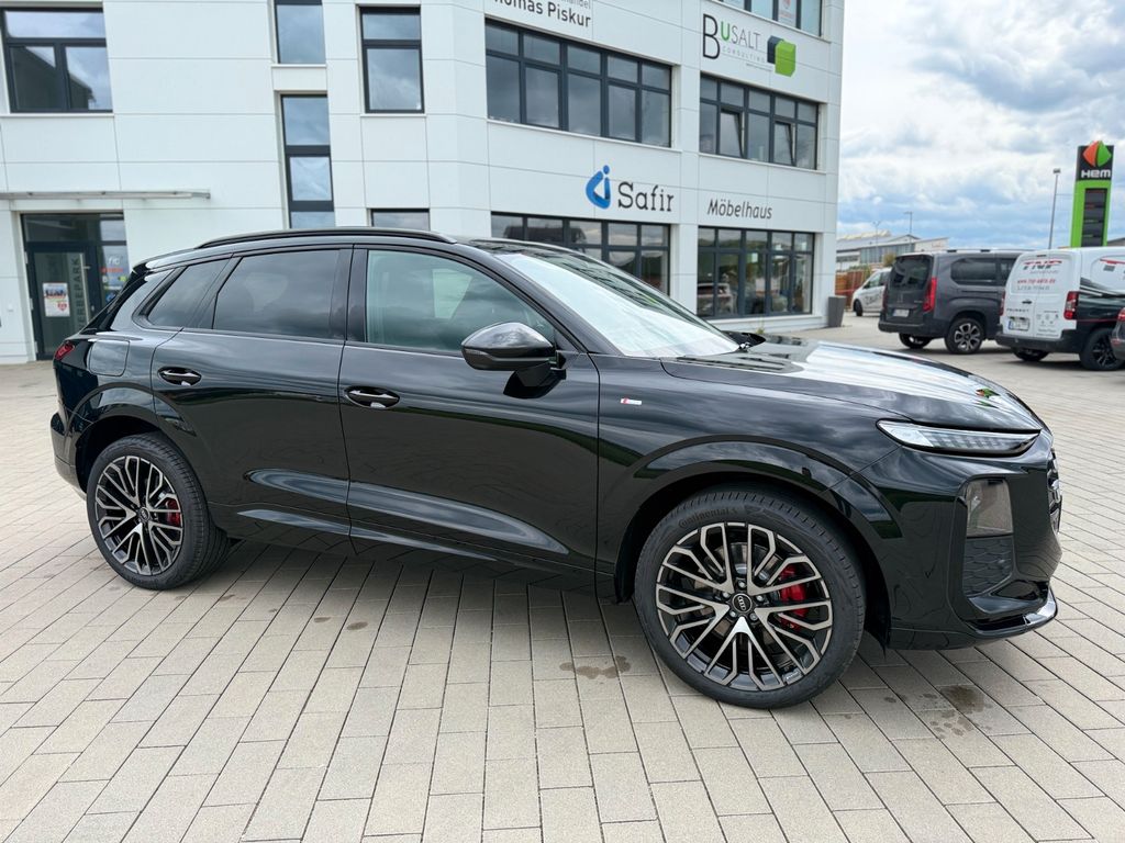 Audi Q3 2026 г. Чёрный, пробег 10 км