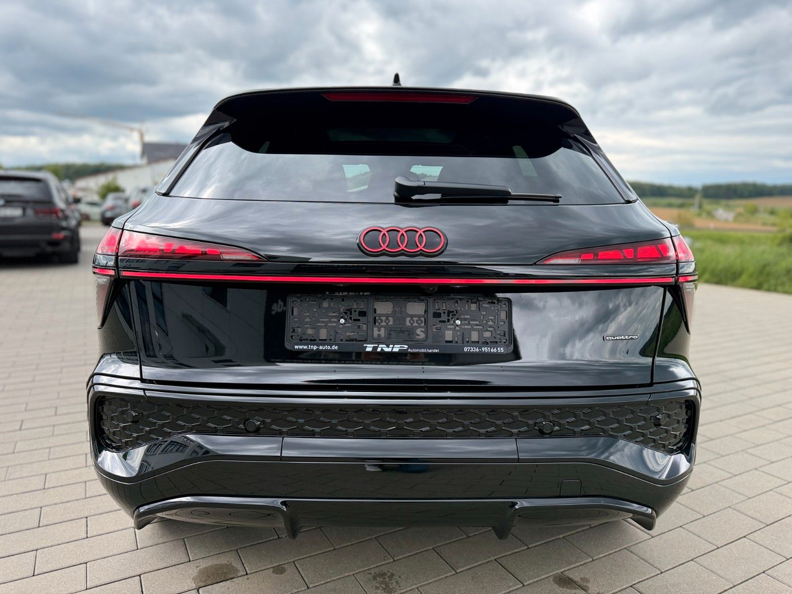 Audi Q3 2026 г. Чёрный, пробег 10 км