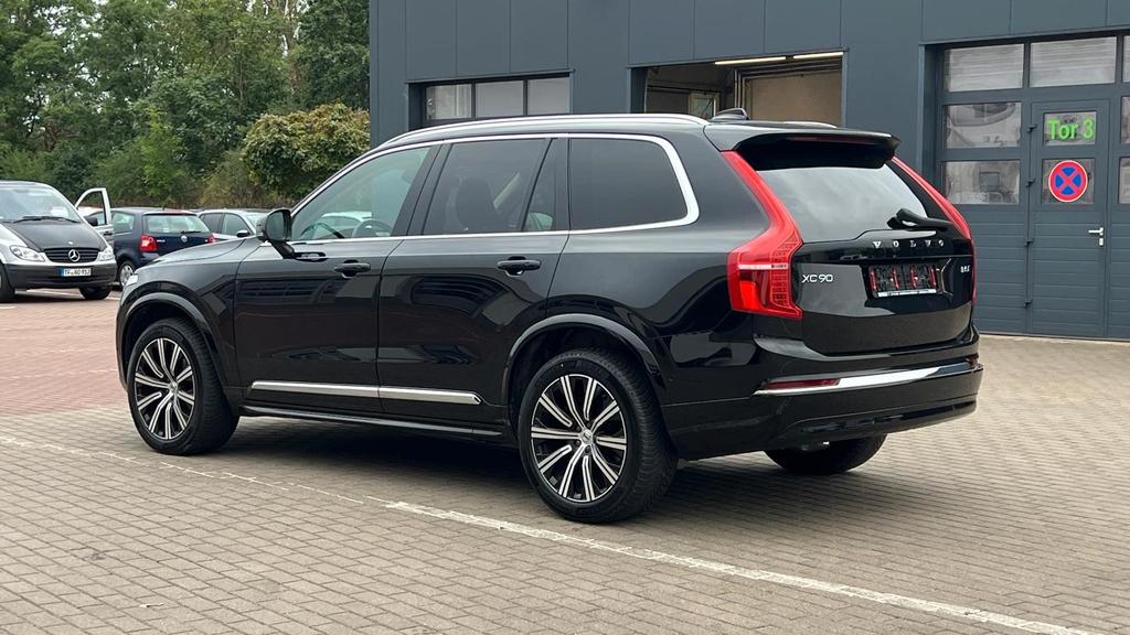 Volvo XC90 2023 г. Чёрный, пробег 45100 км