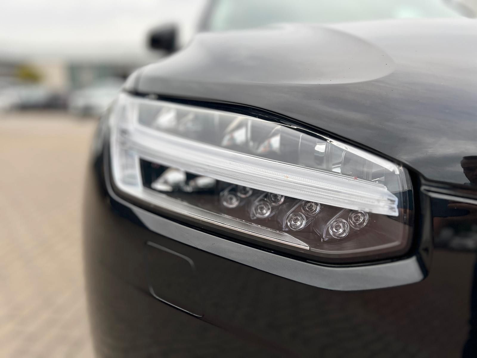 Volvo XC90 2023 г. Чёрный, пробег 45100 км
