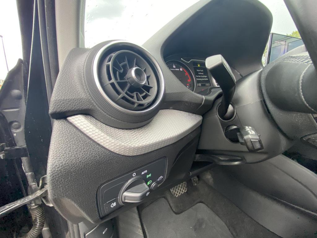 Audi Q2 2022 г. Чёрный, пробег 44487 км