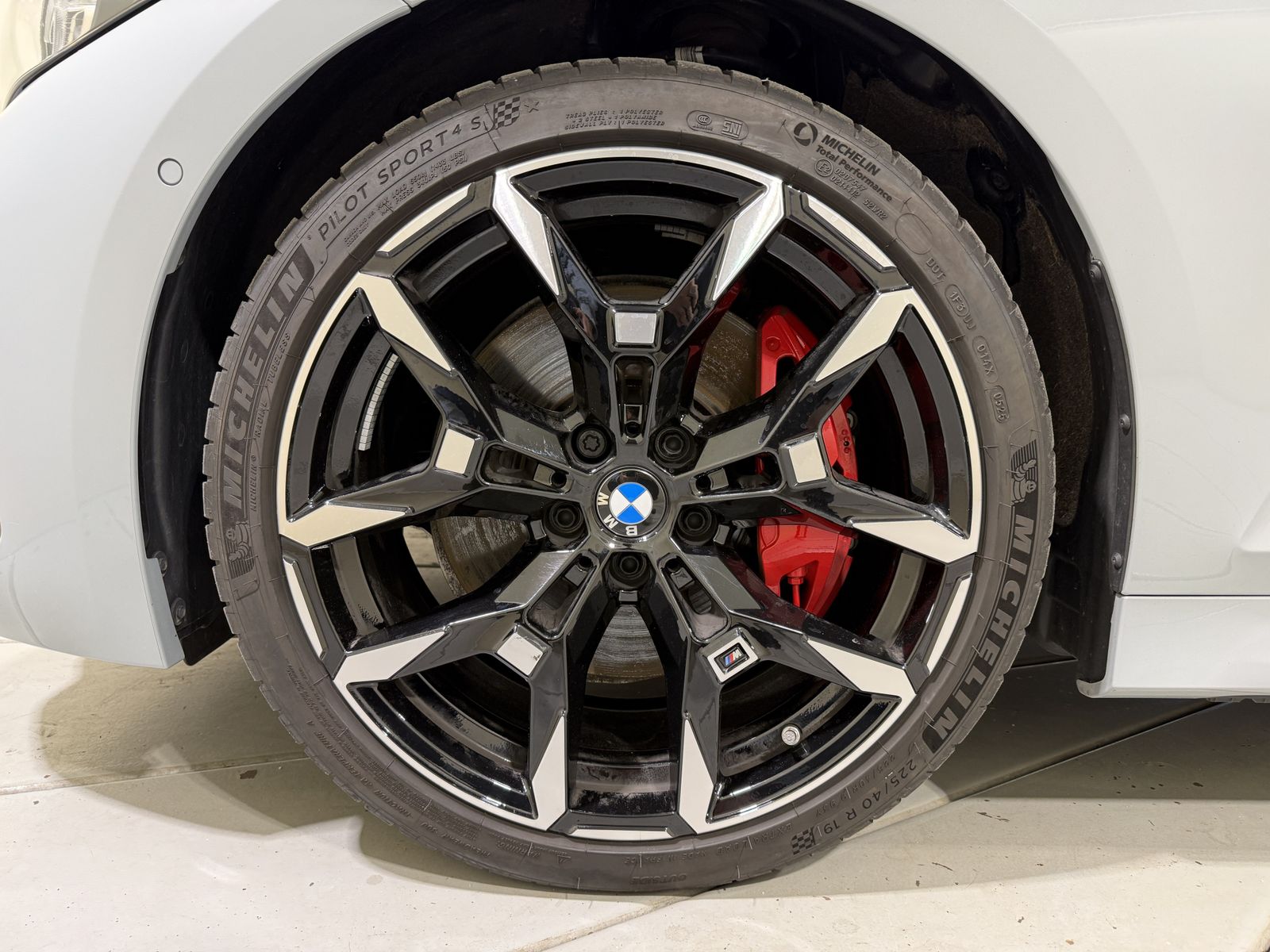 BMW M340D 2025 г. Серый, пробег 15543 км