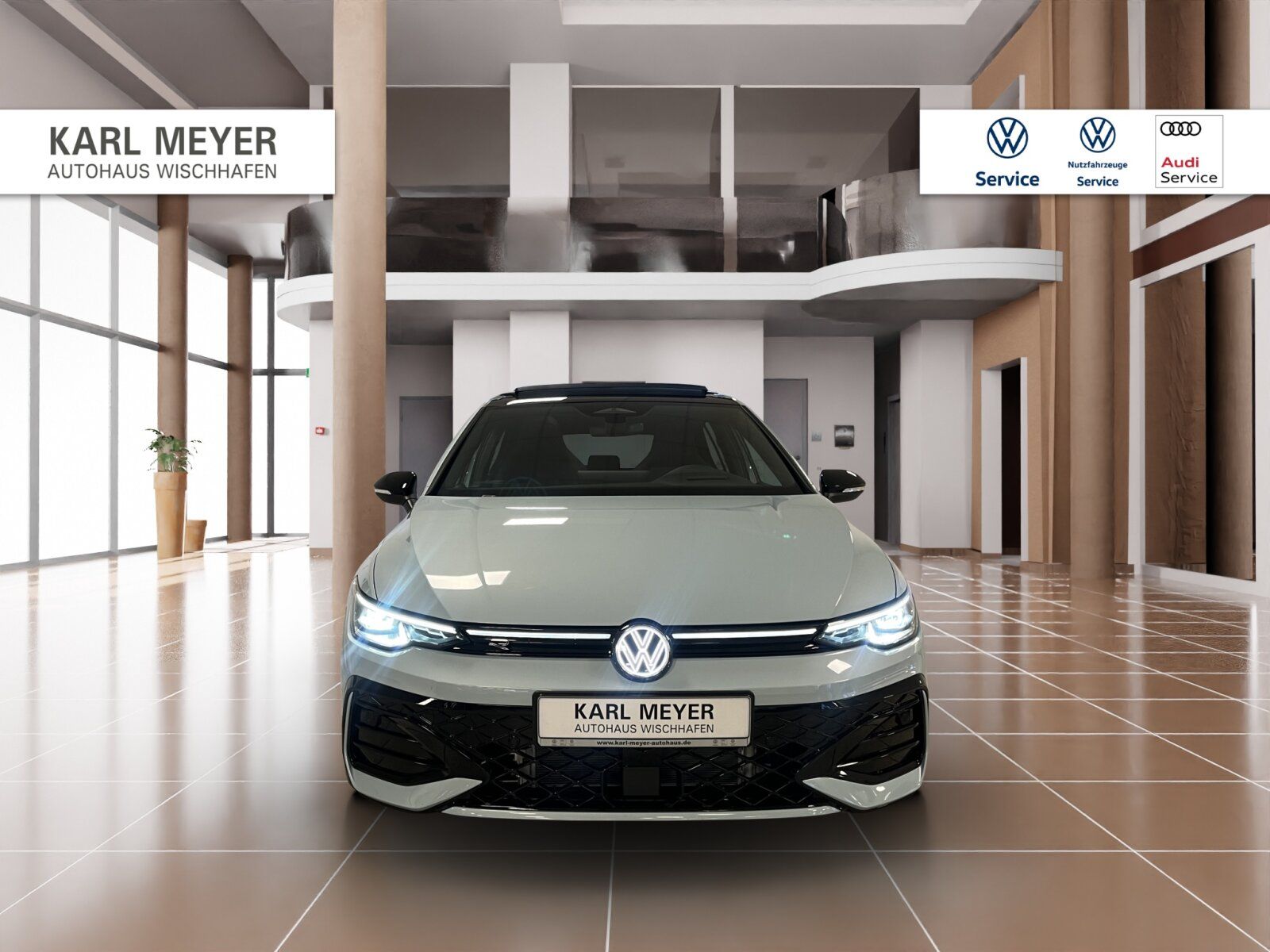 Volkswagen Golf 2025 г. Синий, пробег 18500 км