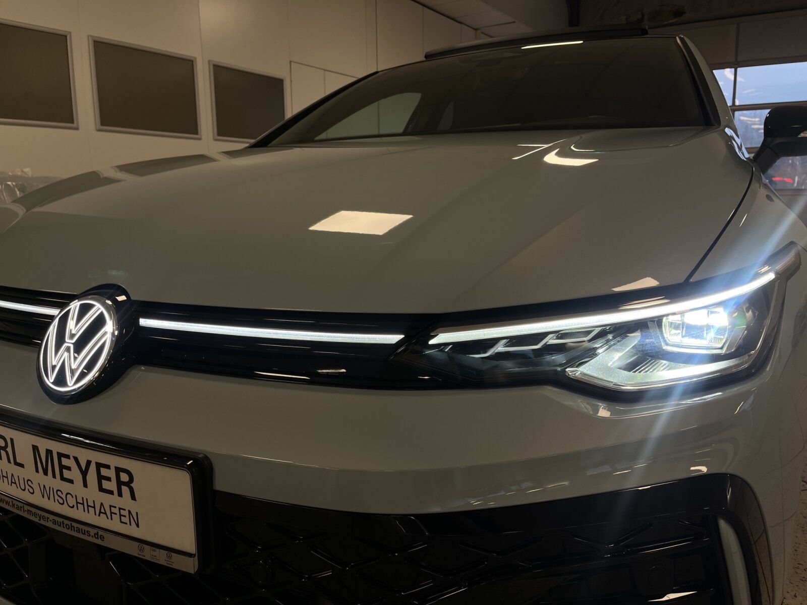 Volkswagen Golf 2025 г. Синий, пробег 18500 км