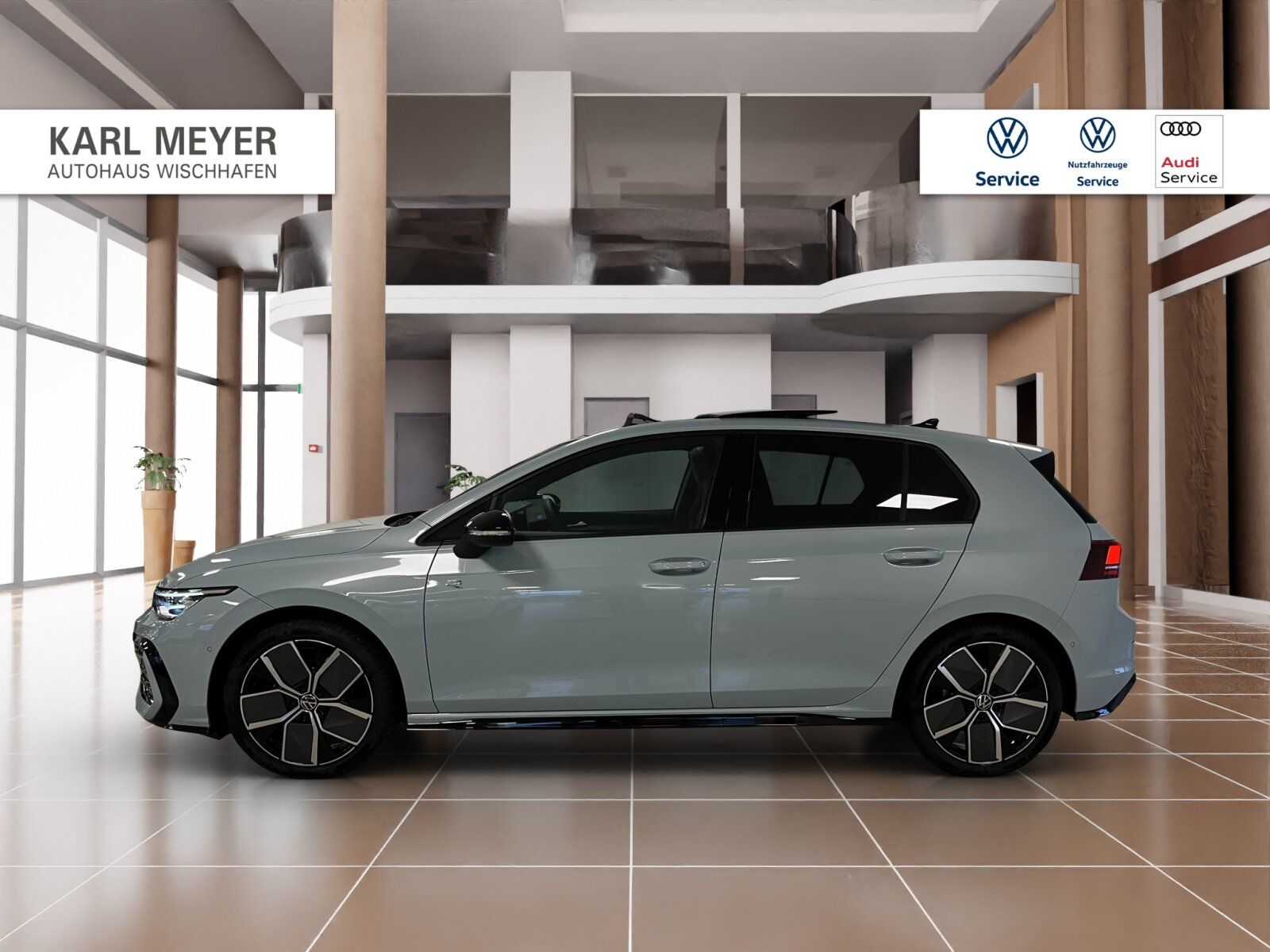 Volkswagen Golf 2025 г. Синий, пробег 18500 км