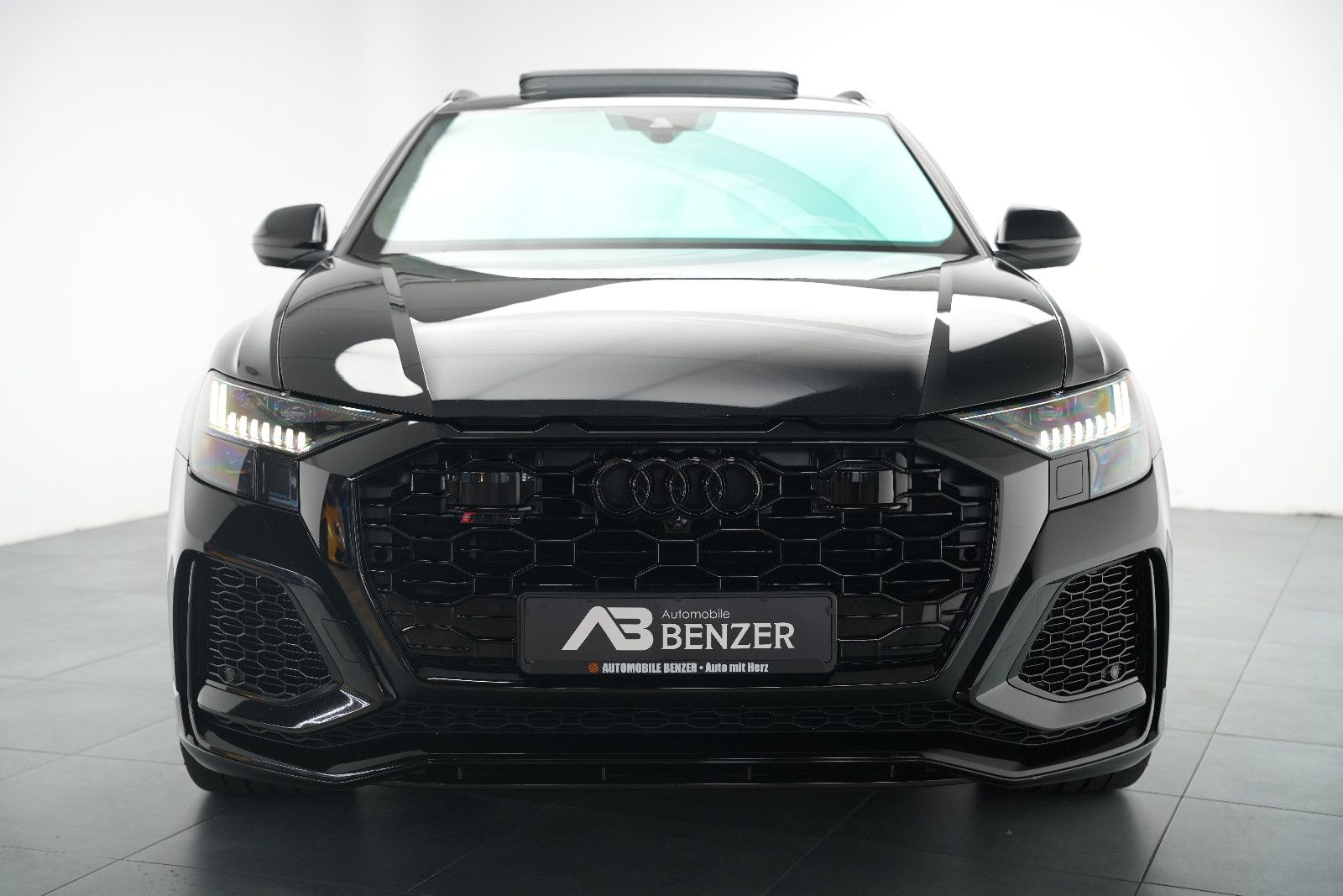 Audi RSQ8 2023 г. Чёрный, пробег 60000 км