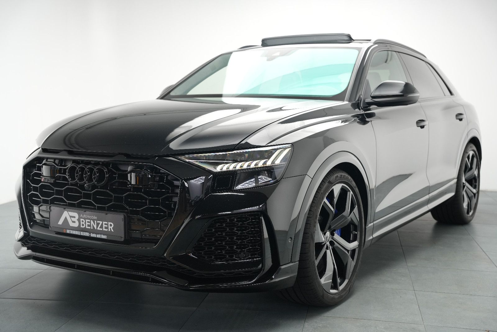 Audi RSQ8 2023 г. Чёрный, пробег 60000 км