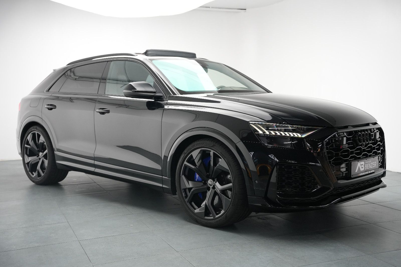 Audi RSQ8 2023 г. Чёрный, пробег 60000 км