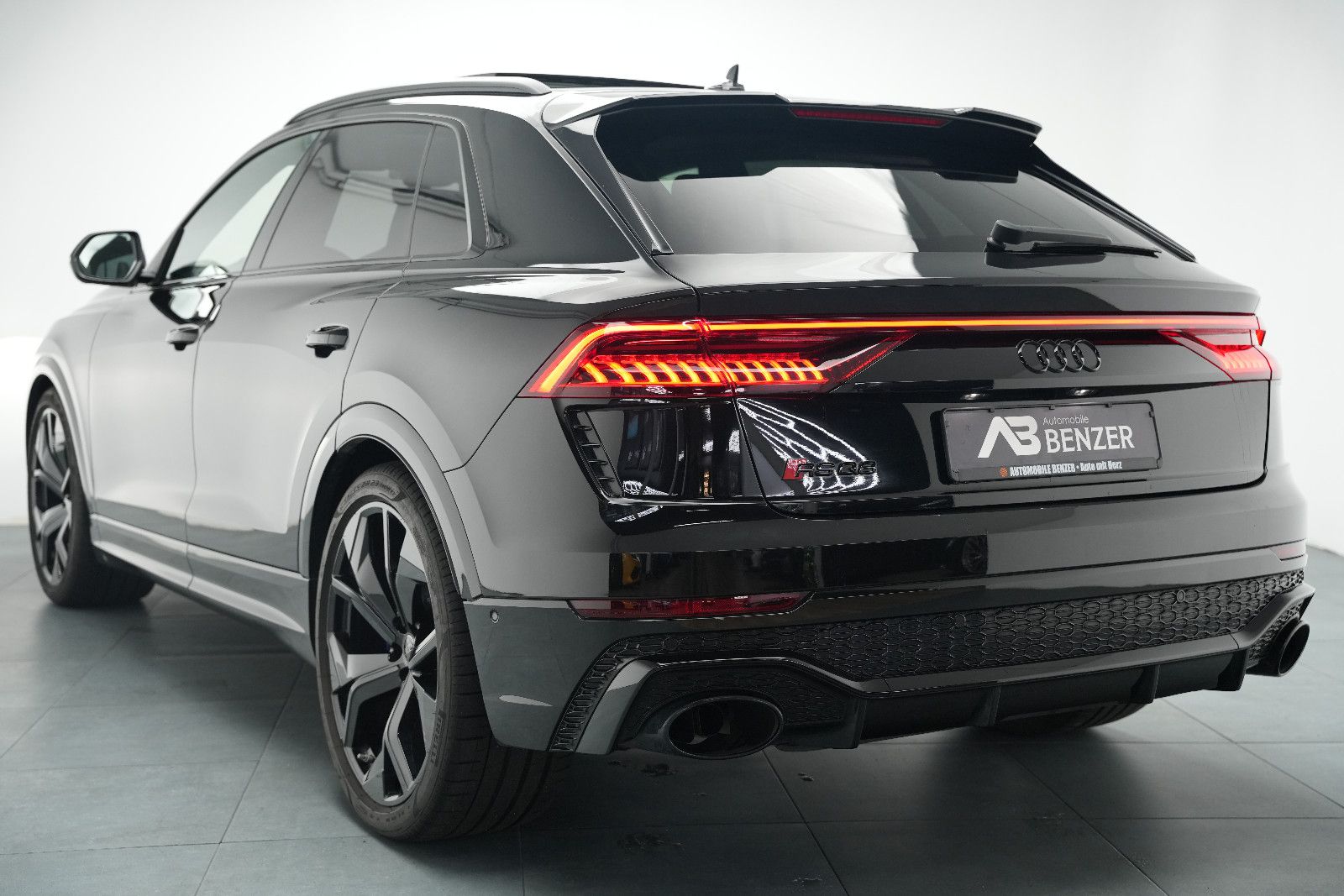 Audi RSQ8 2023 г. Чёрный, пробег 60000 км