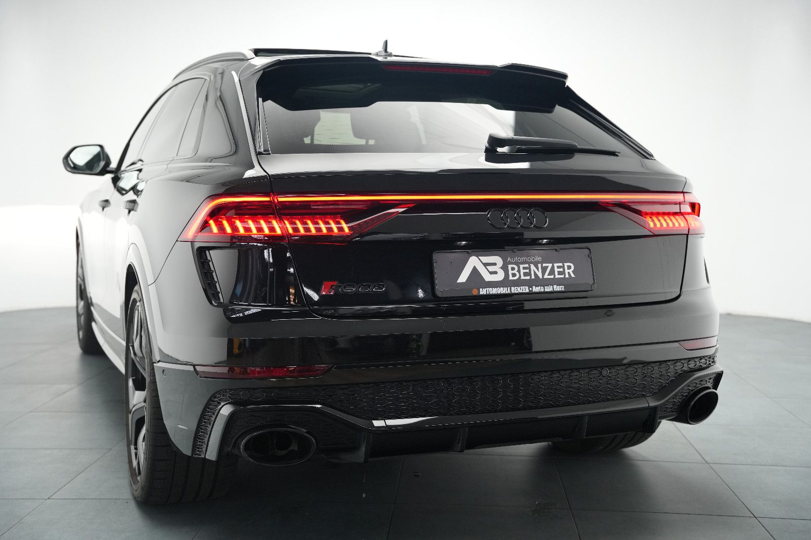 Audi RSQ8 2023 г. Чёрный, пробег 60000 км