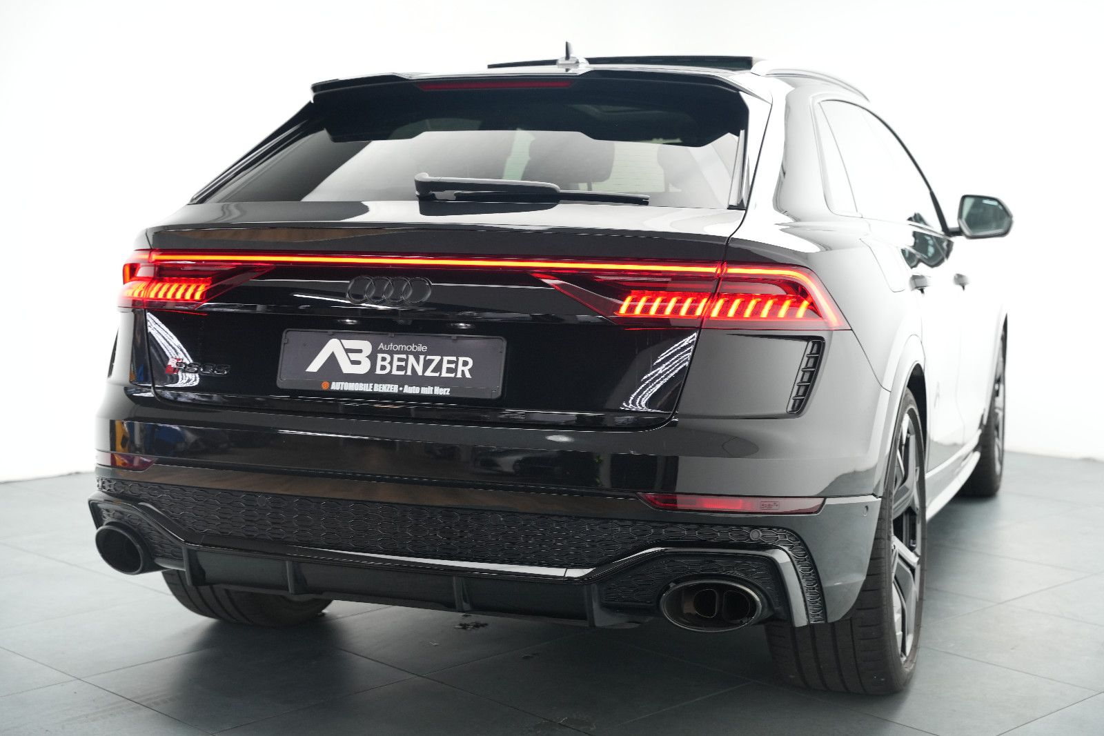 Audi RSQ8 2023 г. Чёрный, пробег 60000 км