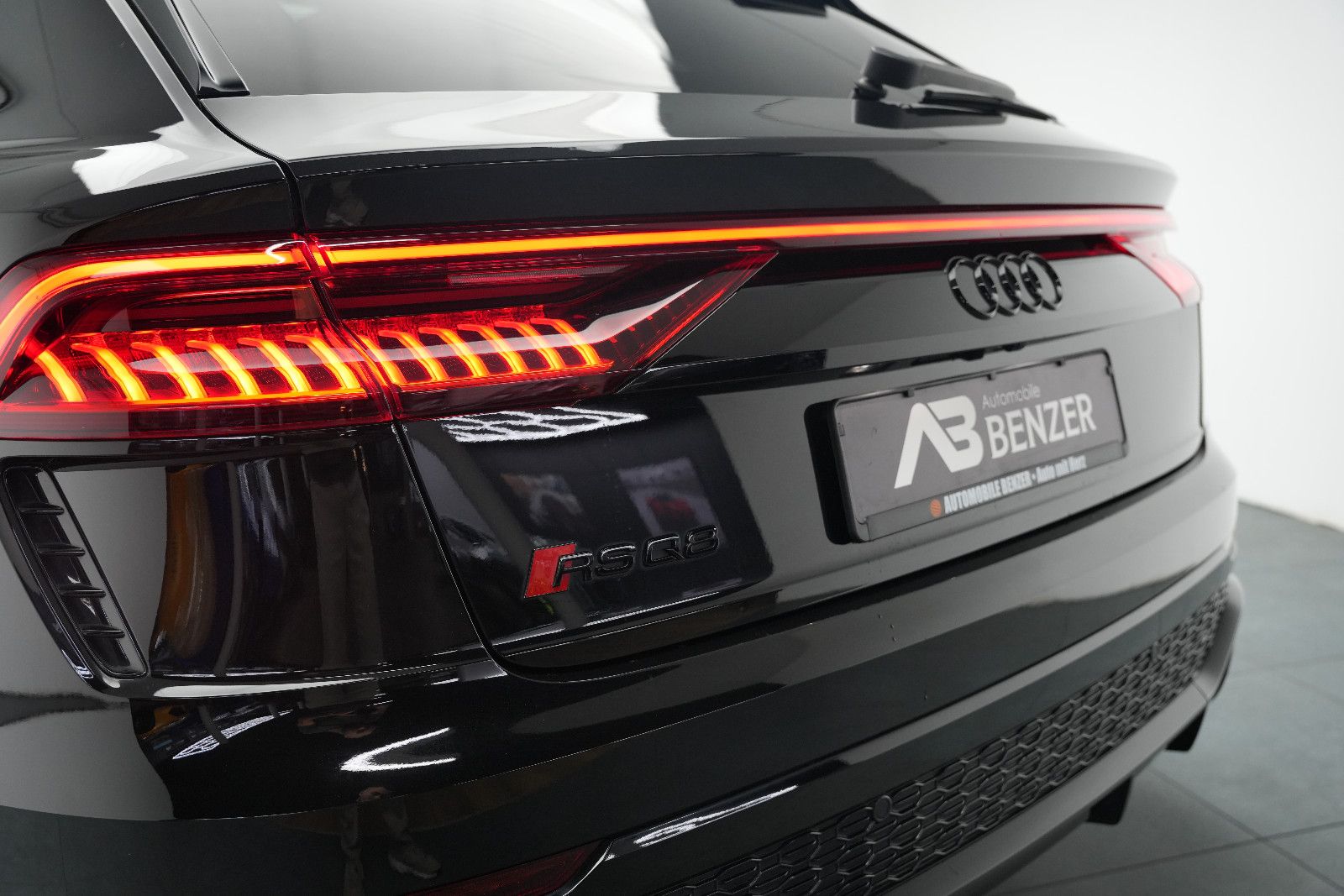 Audi RSQ8 2023 г. Чёрный, пробег 60000 км