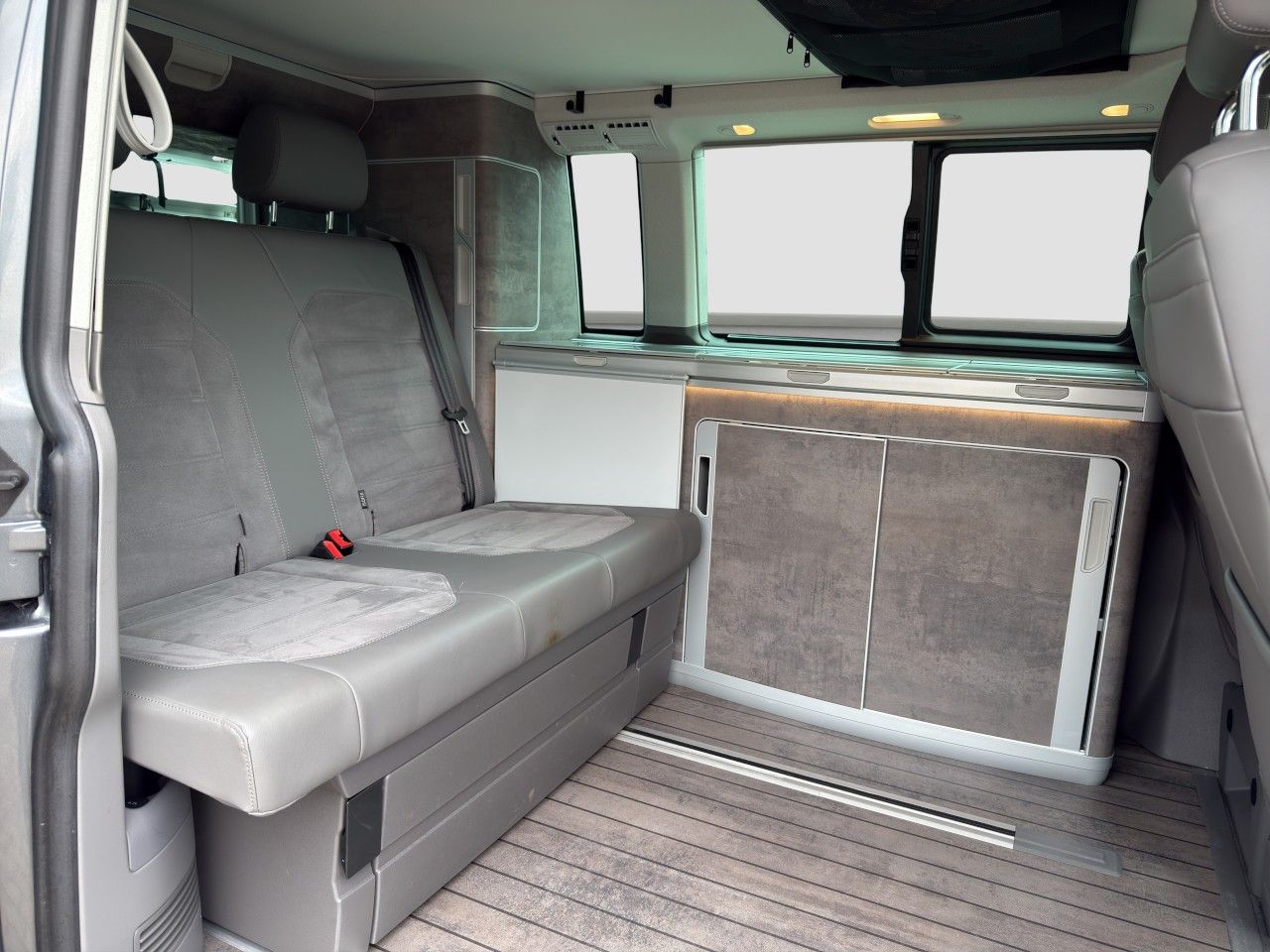 Volkswagen T6 CALIFORNIA 2024 г. Серый, пробег 57900 км