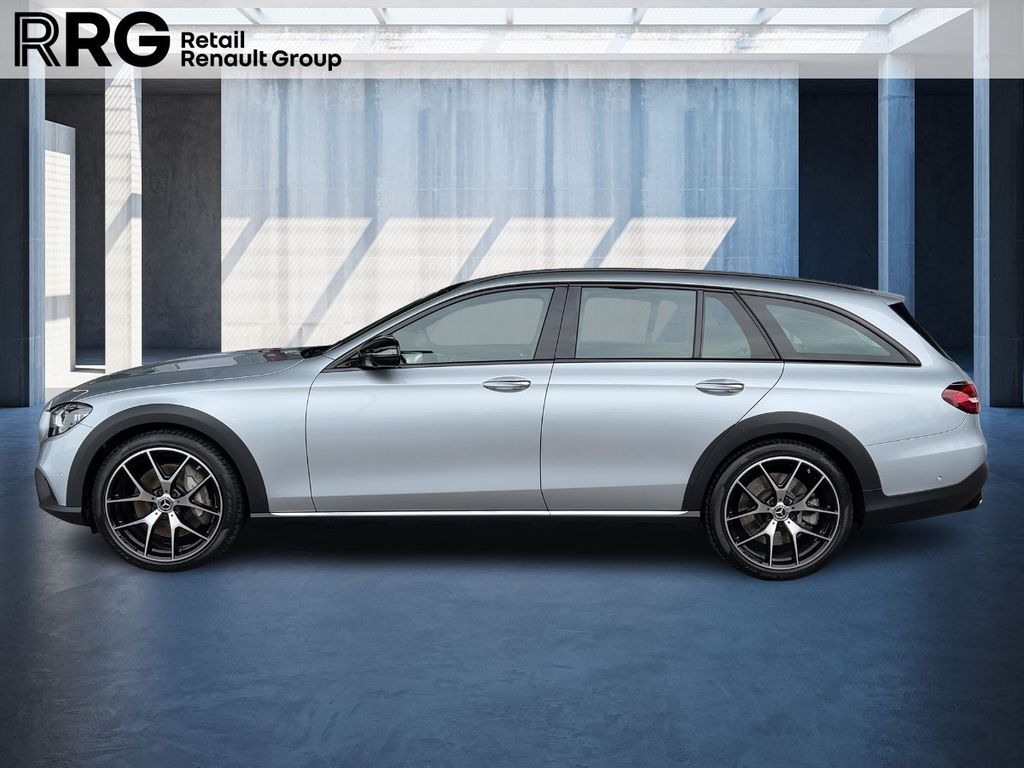 Mercedes-Benz E 450 2023 г. Серебристый, пробег 24797 км