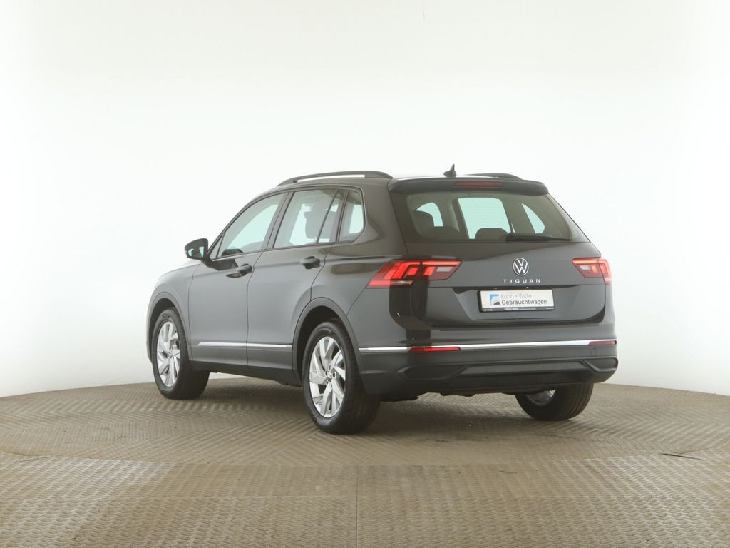 Volkswagen Tiguan 2022 г. Серый, пробег 55354 км