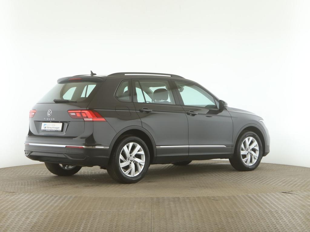 Volkswagen Tiguan 2022 г. Серый, пробег 55354 км