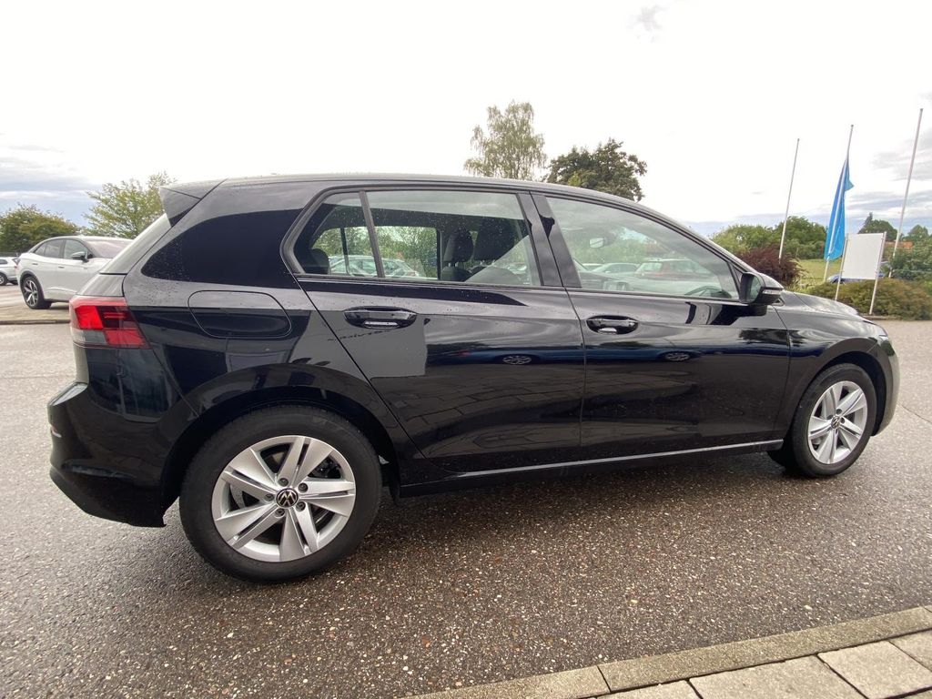 Volkswagen Golf 2024 г. Чёрный, пробег 46151 км