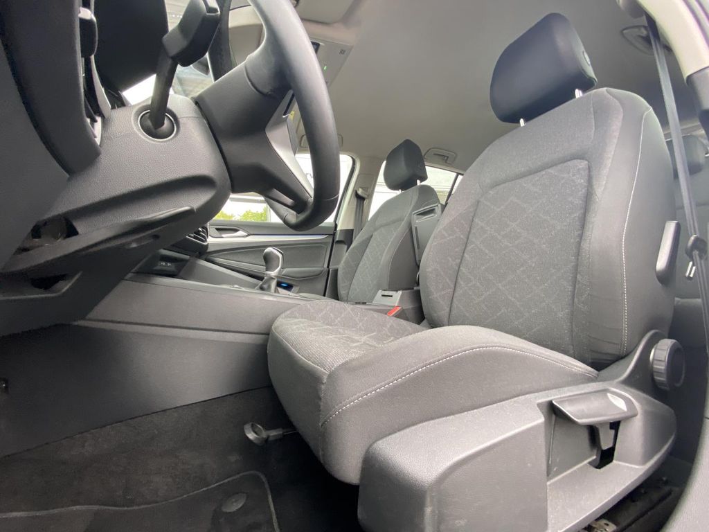 Volkswagen Golf 2024 г. Чёрный, пробег 46151 км