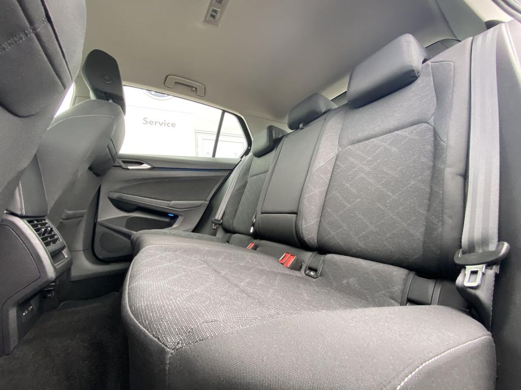 Volkswagen Golf 2024 г. Чёрный, пробег 46151 км