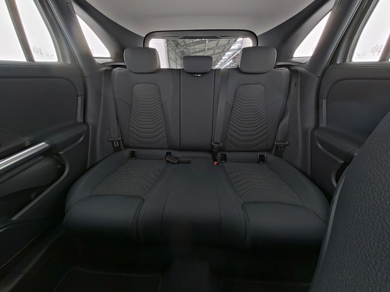 Mercedes-Benz GLA 250 2025 г. Серый, пробег 4610 км