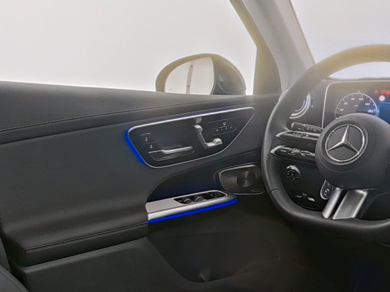 Mercedes-Benz GLC 200 2025 г. Серый, пробег 19905 км