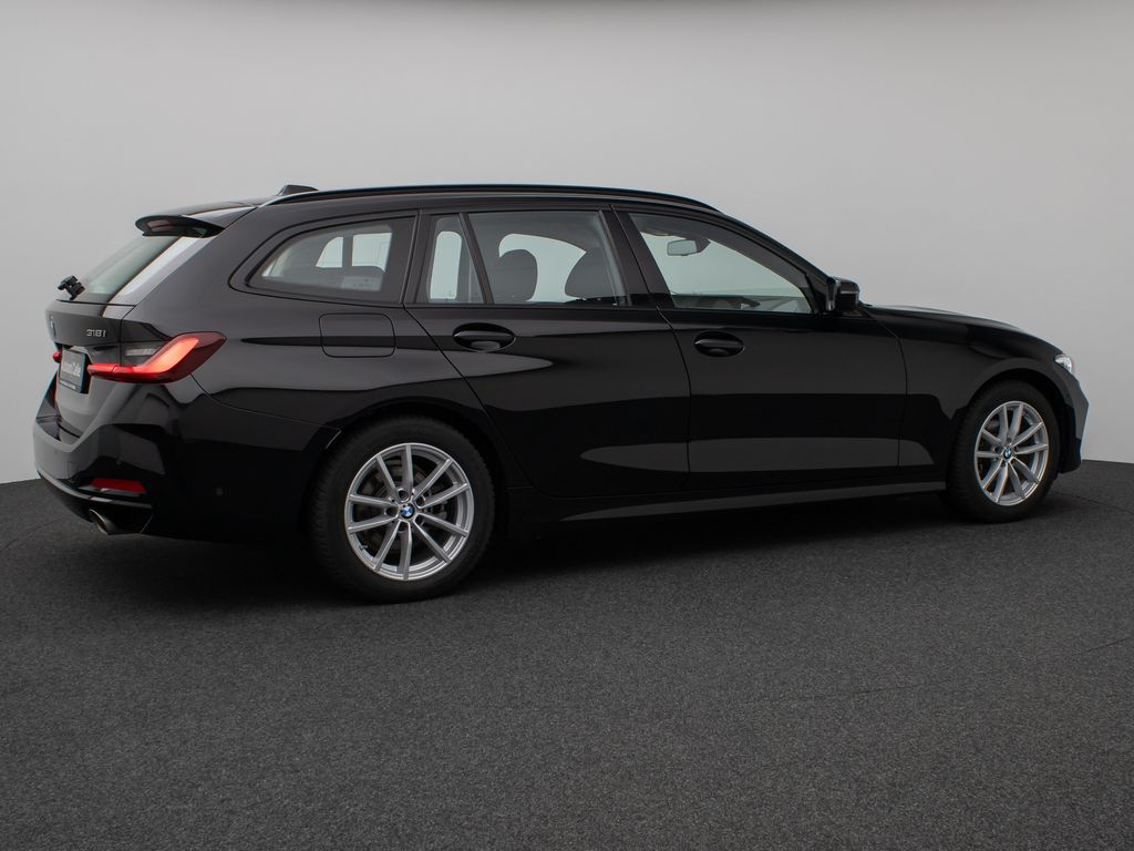 BMW 318 2025 г. Чёрный, пробег 12744 км
