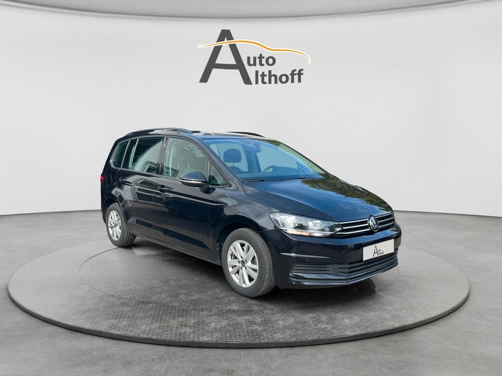 Volkswagen Touran 2023 г. Чёрный, пробег 57980 км