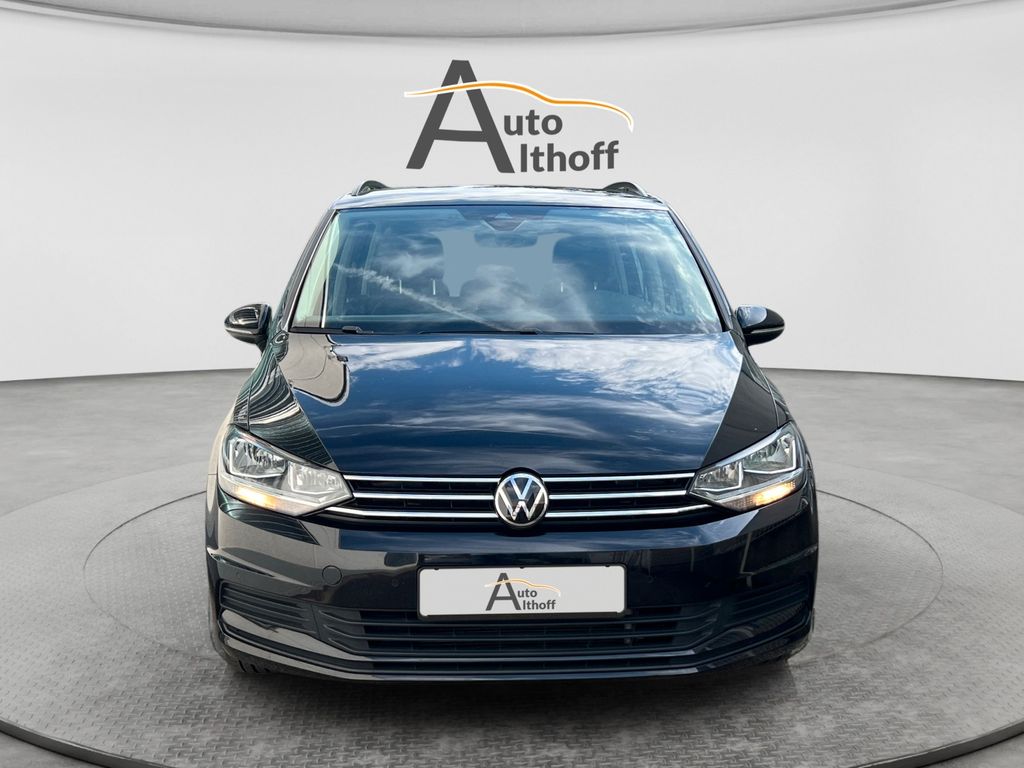 Volkswagen Touran 2023 г. Чёрный, пробег 57980 км