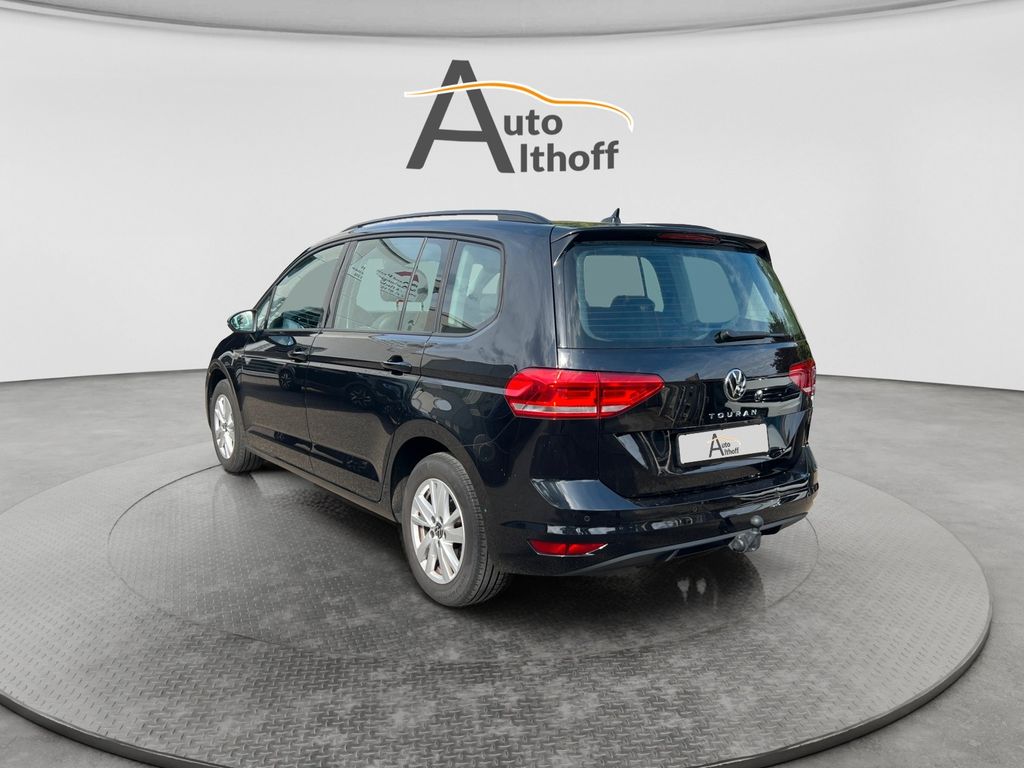 Volkswagen Touran 2023 г. Чёрный, пробег 57980 км