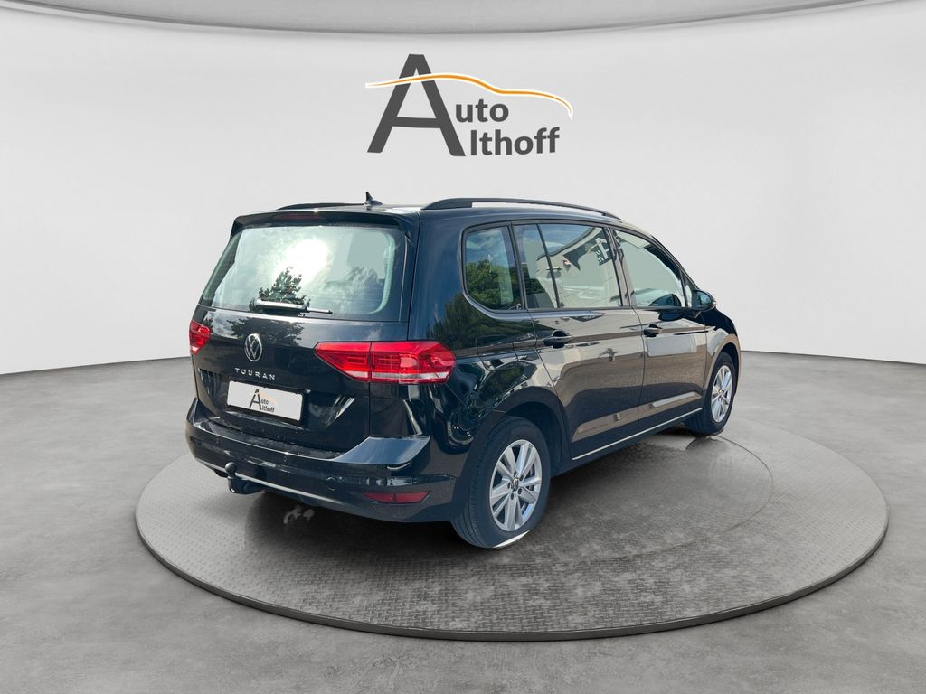 Volkswagen Touran 2023 г. Чёрный, пробег 57980 км