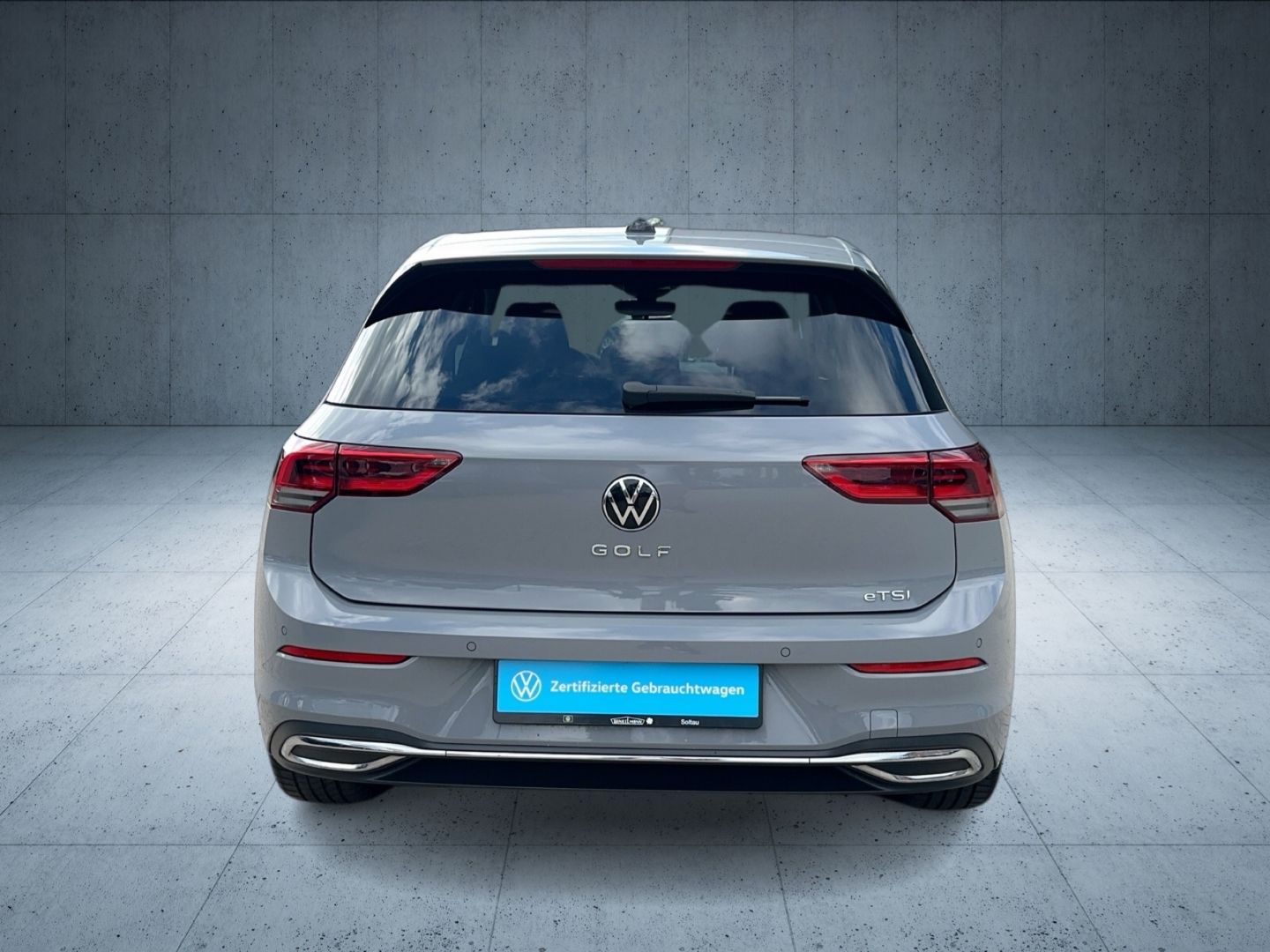 Volkswagen Golf 2024 г. Серый, пробег 30495 км