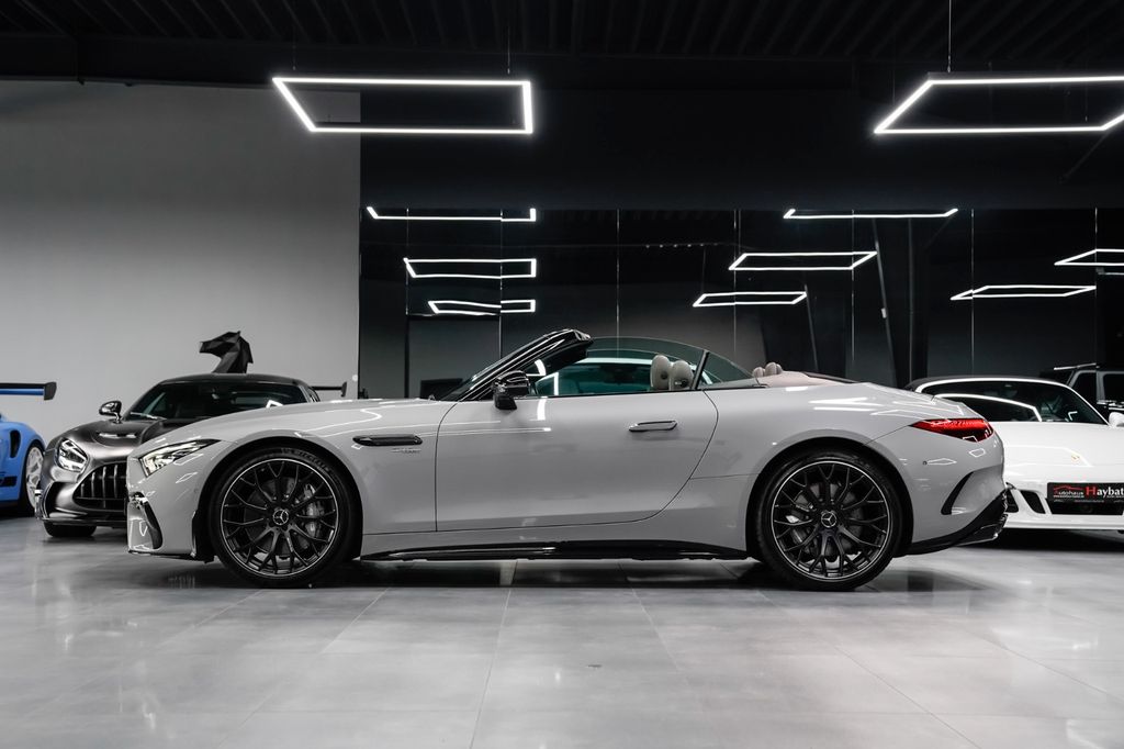 Mercedes-Benz SL 43 AMG 2023 г. Серый, пробег 42000 км