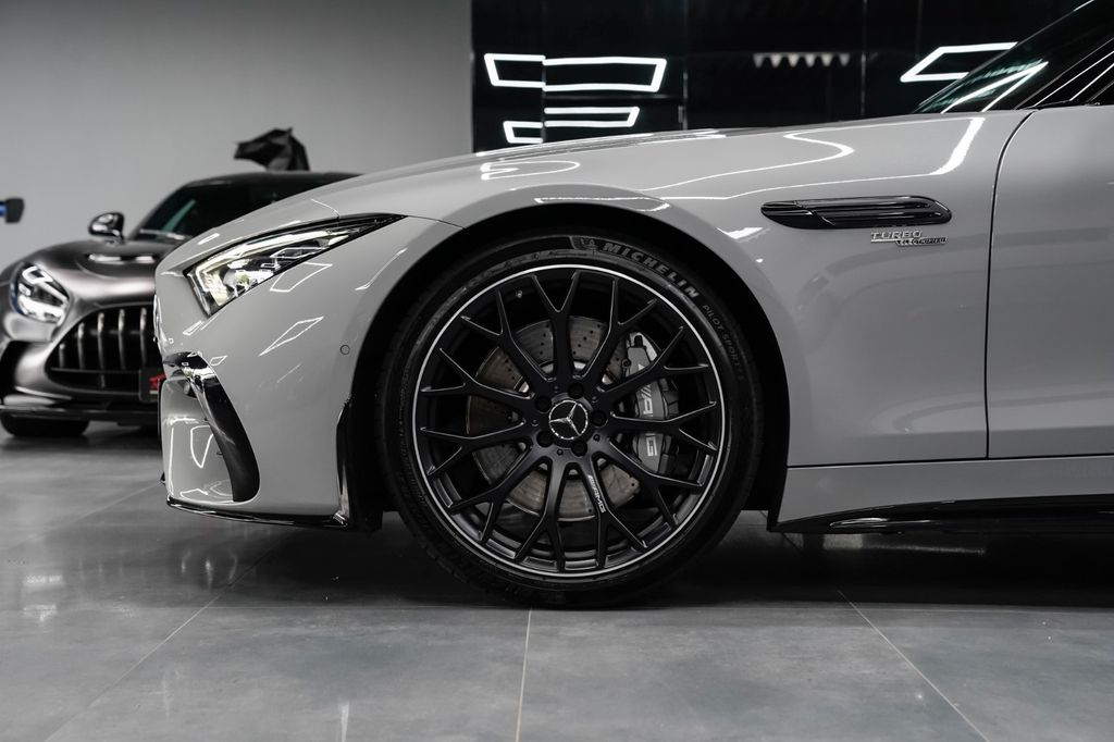 Mercedes-Benz SL 43 AMG 2023 г. Серый, пробег 42000 км