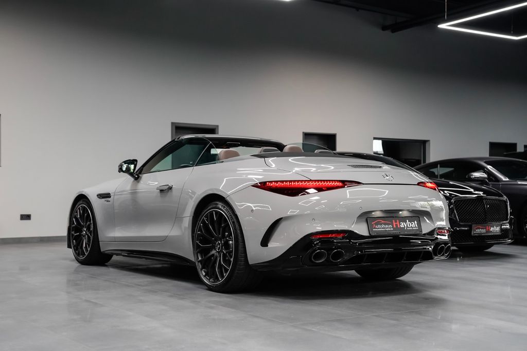 Mercedes-Benz SL 43 AMG 2023 г. Серый, пробег 42000 км