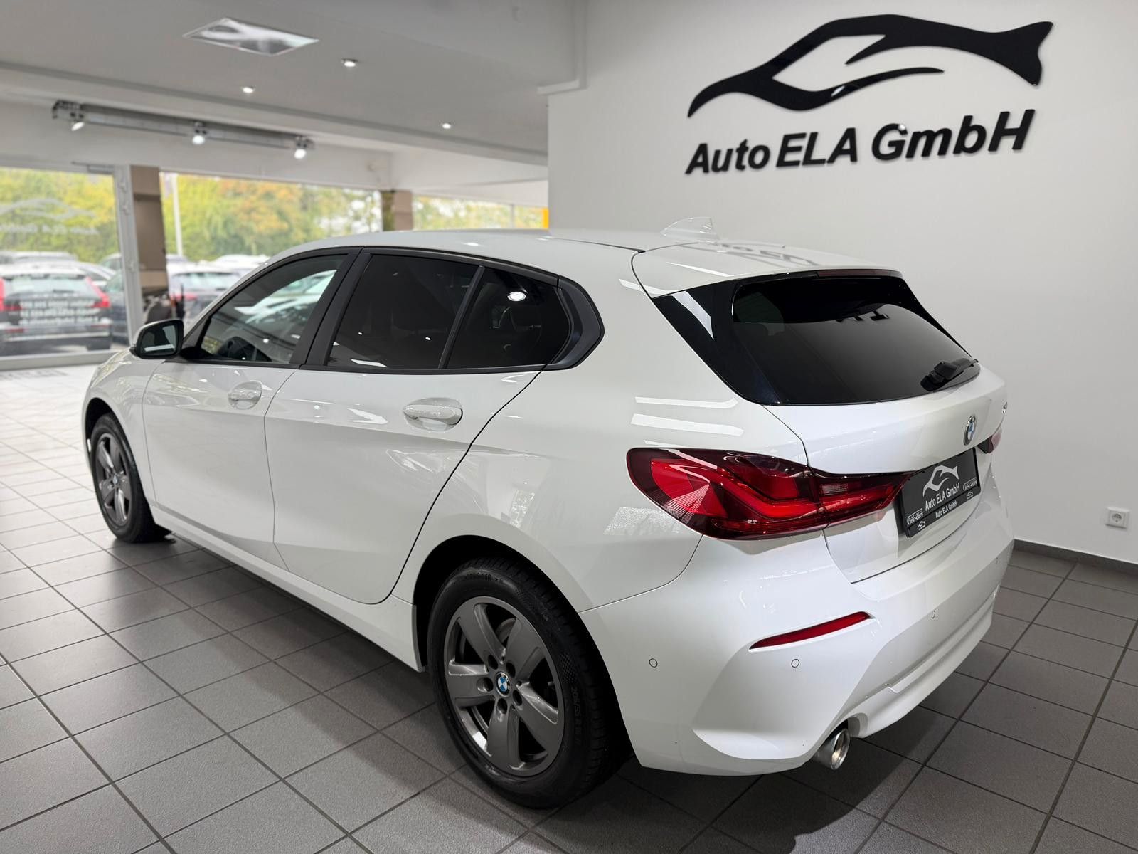 BMW 118 2022 г. Белый, пробег 55000 км