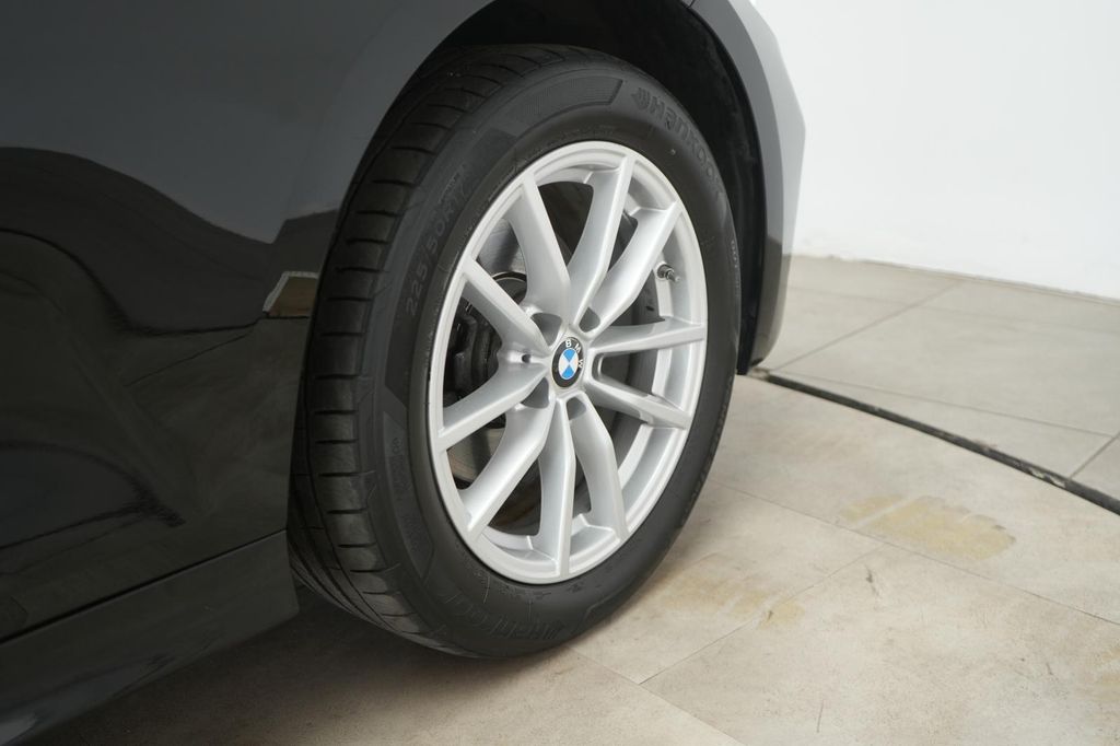 BMW 320 2023 г. Чёрный, пробег 47000 км
