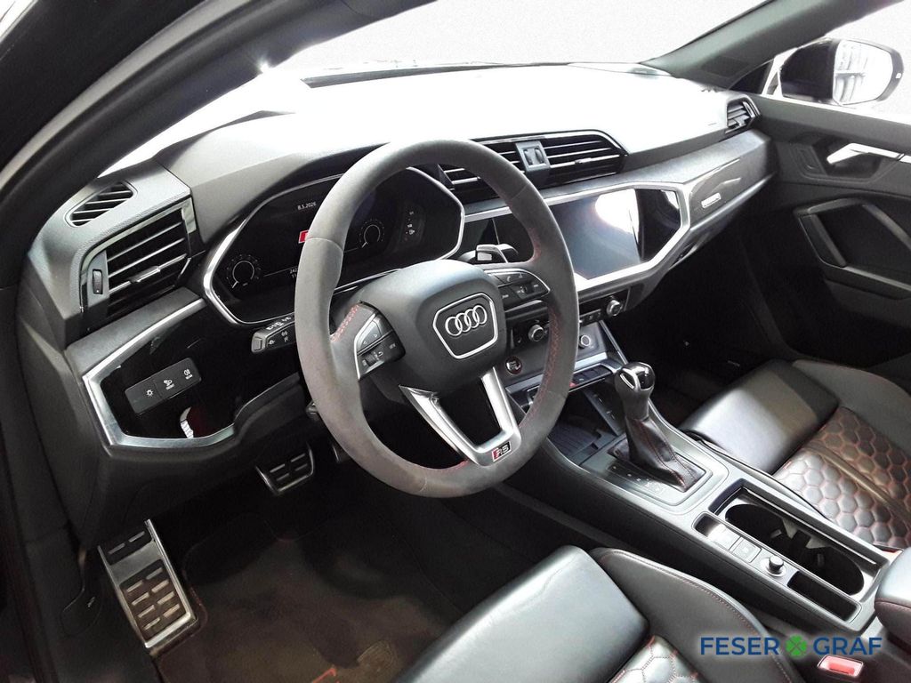 Audi RSQ3 2023 г. Чёрный, пробег 24290 км