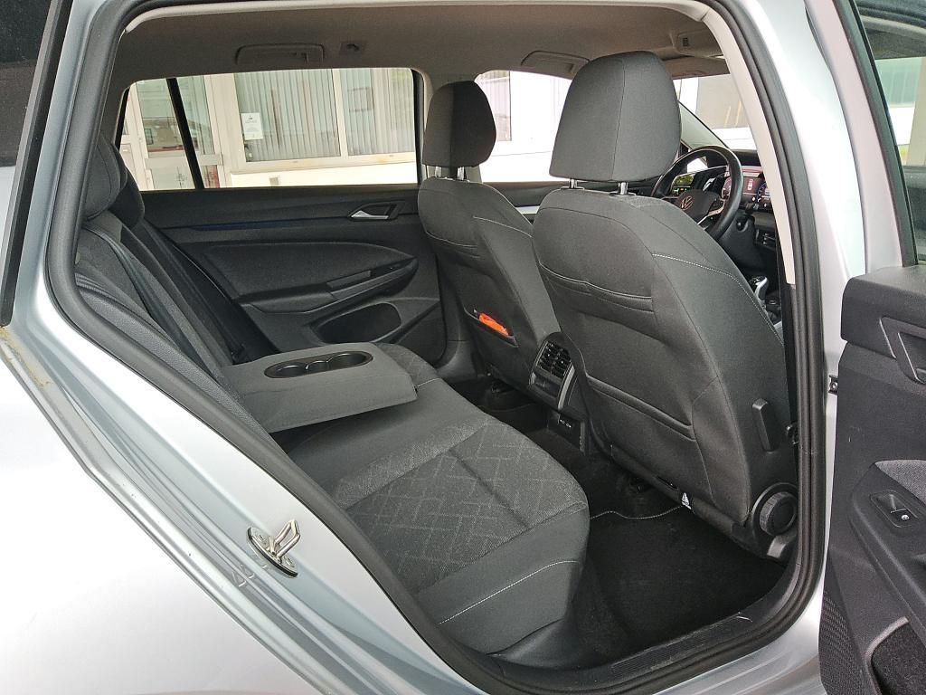 Volkswagen Golf 2023 г. Серебристый, пробег 50395 км