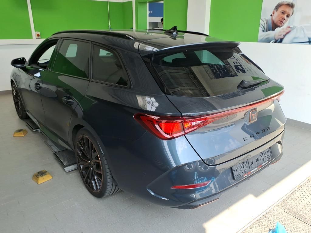 Cupra Leon 2023 г. Серый, пробег 56450 км