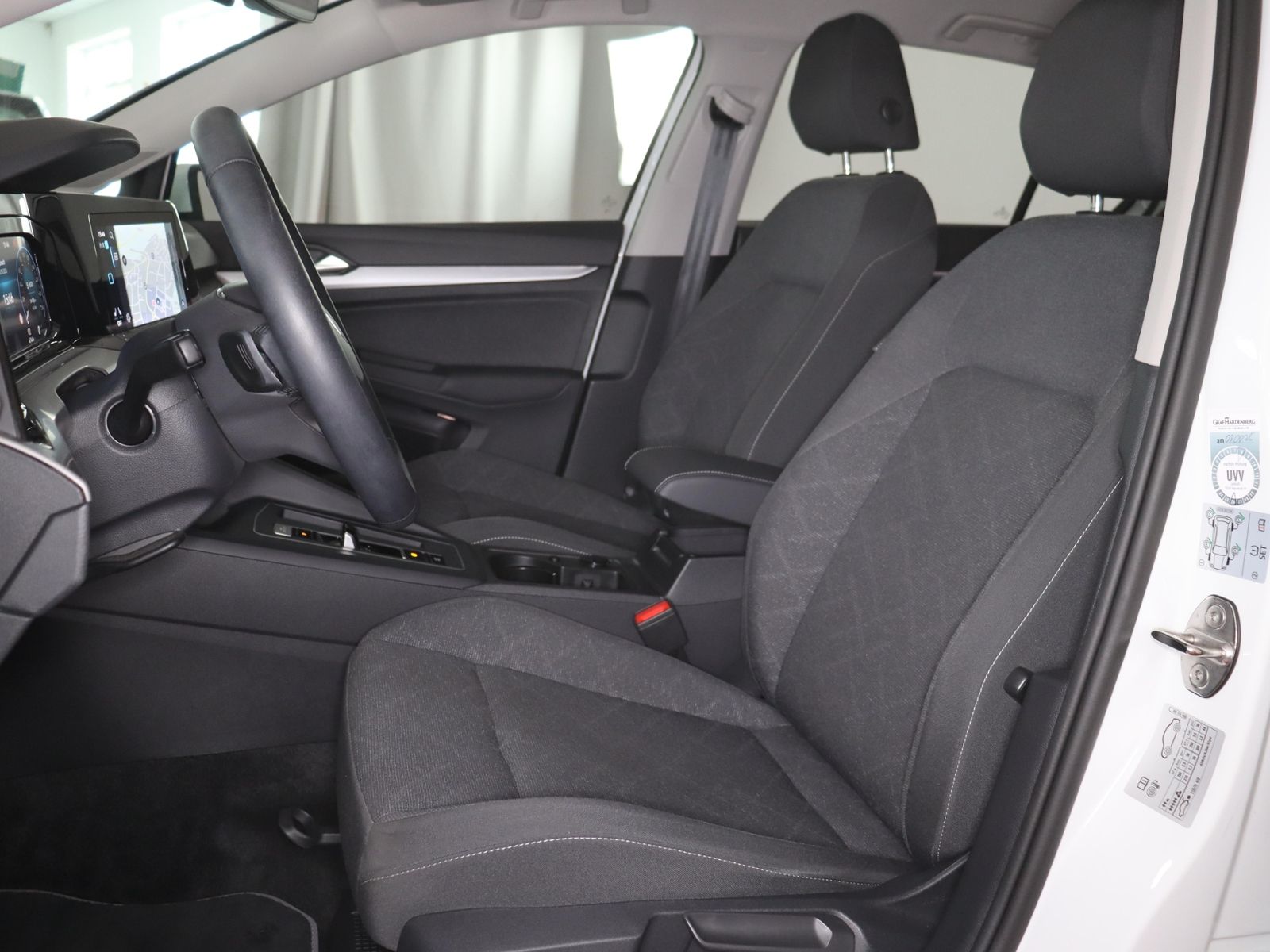 Volkswagen Golf 2024 г. Белый, пробег 47438 км
