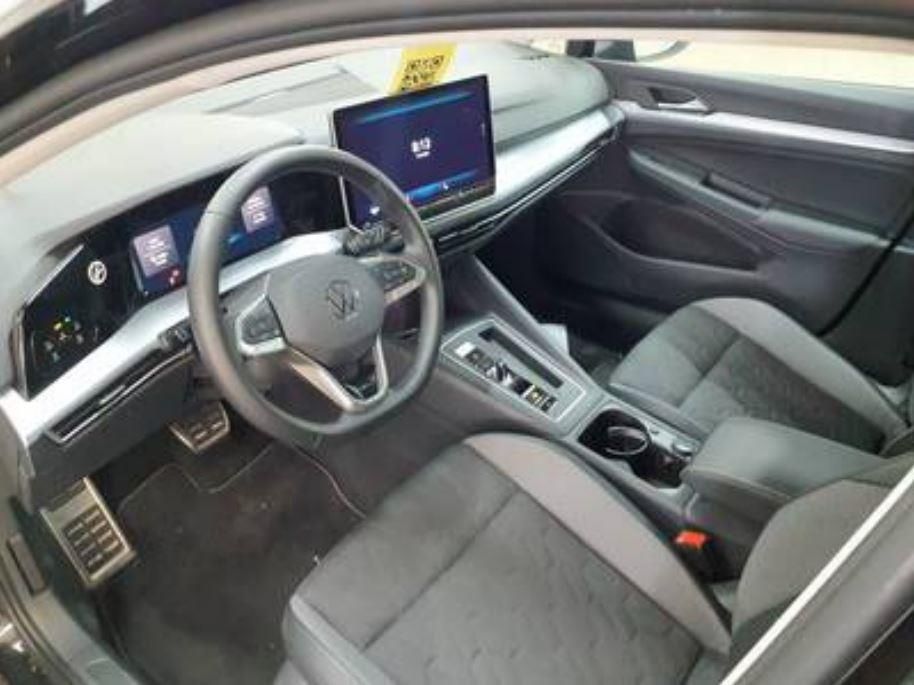 Volkswagen Golf 2025 г. Чёрный, пробег 21730 км