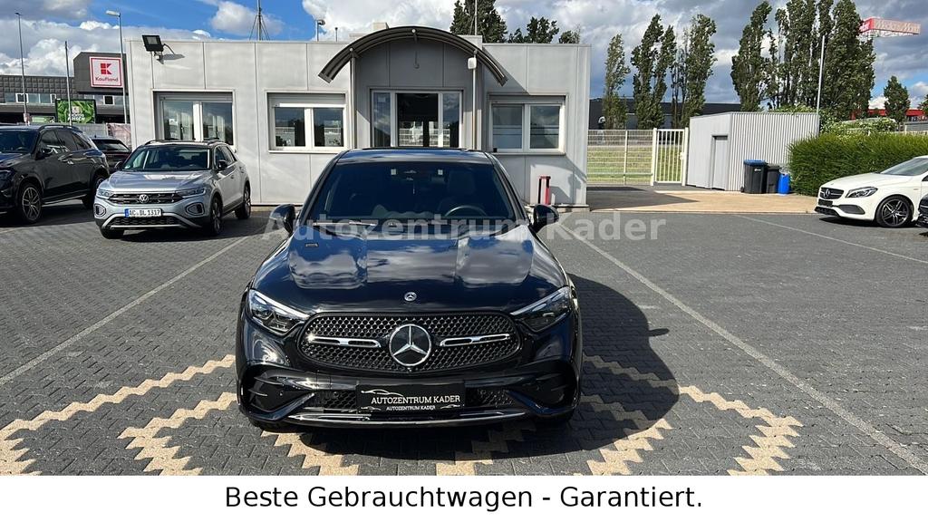 Mercedes-Benz GLC 300 2025 г. Чёрный, пробег 19000 км