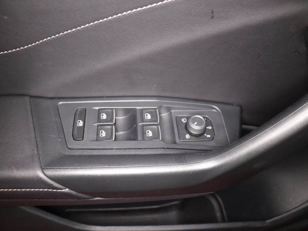 Volkswagen T-Roc 2022 г. Серый, пробег 49883 км