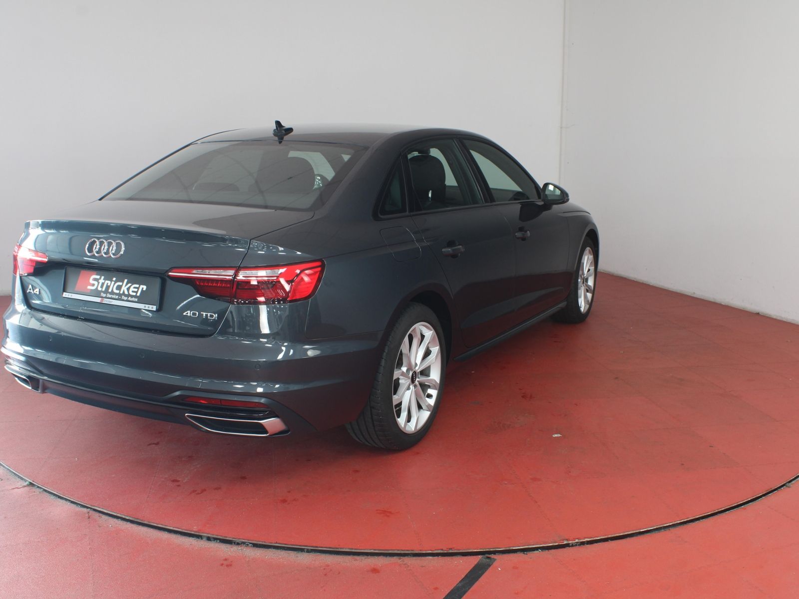 Audi A4 2022 г. Серый, пробег 45697 км