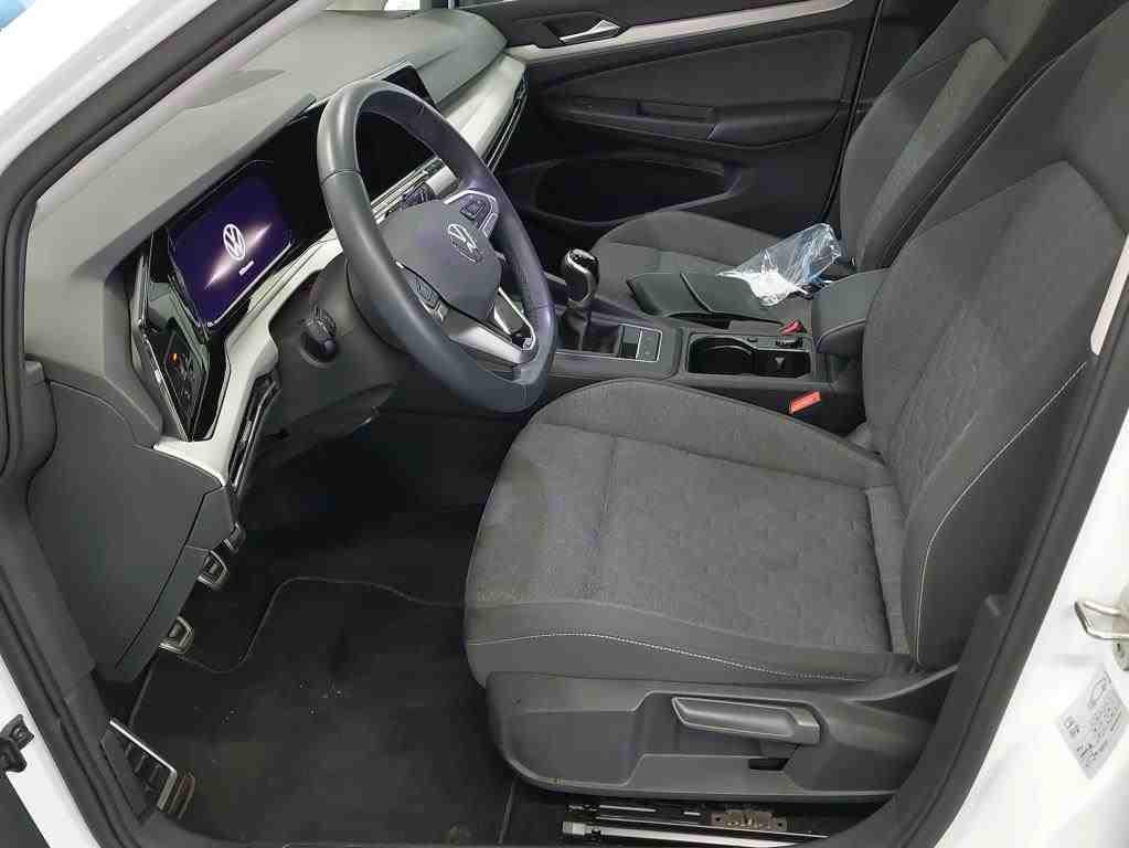 Volkswagen Golf 2024 г. Белый, пробег 20410 км