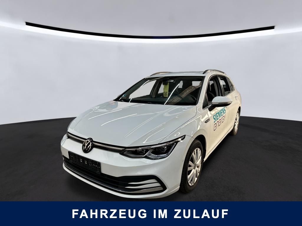 Volkswagen Golf 2023 г. Белый, пробег 24950 км