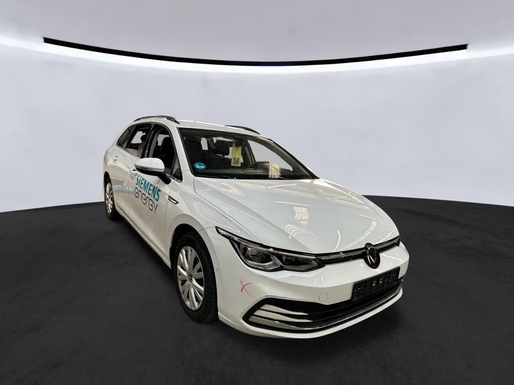 Volkswagen Golf 2023 г. Белый, пробег 24950 км