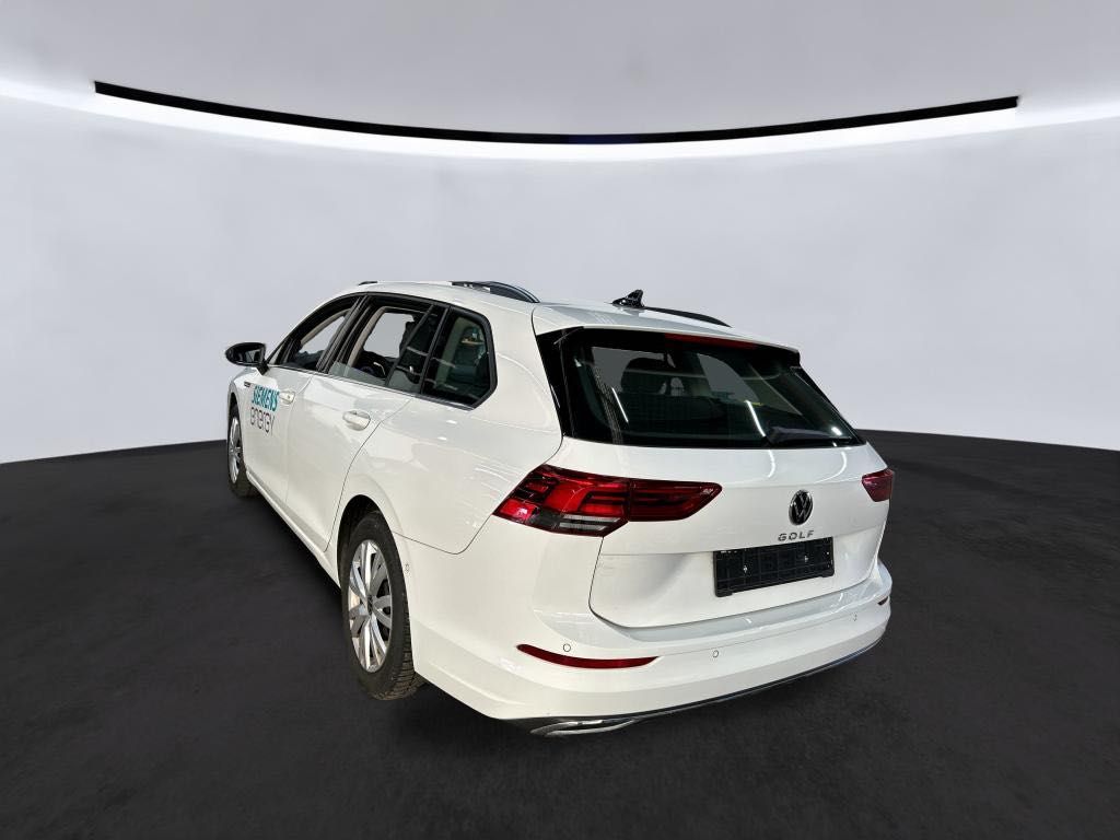 Volkswagen Golf 2023 г. Белый, пробег 24950 км