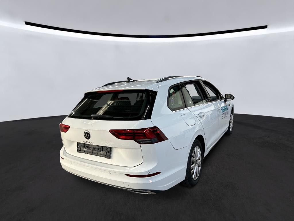 Volkswagen Golf 2023 г. Белый, пробег 24950 км