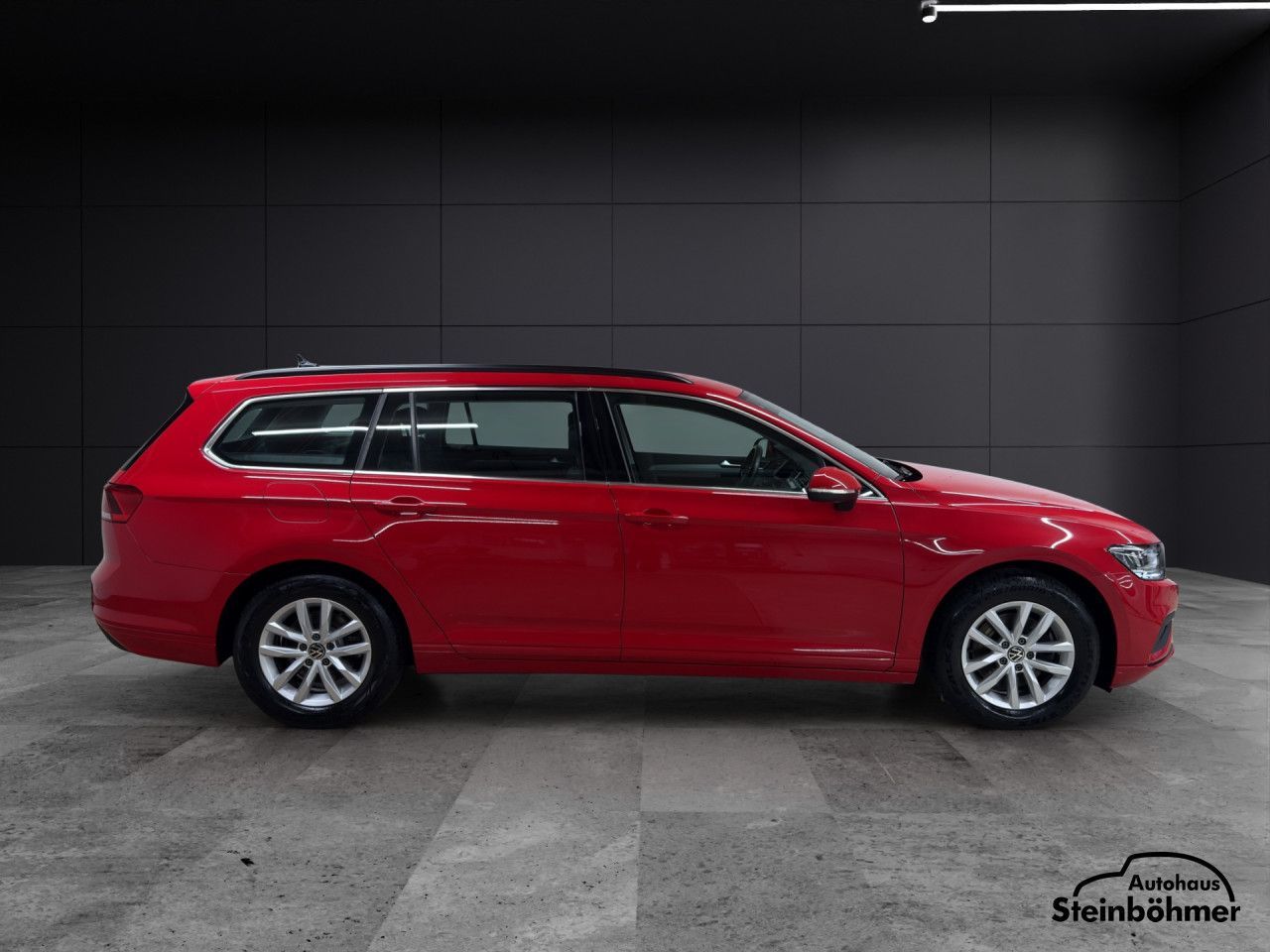 Volkswagen PASSAT VARIANT 2024 г. Красный, пробег 52301 км